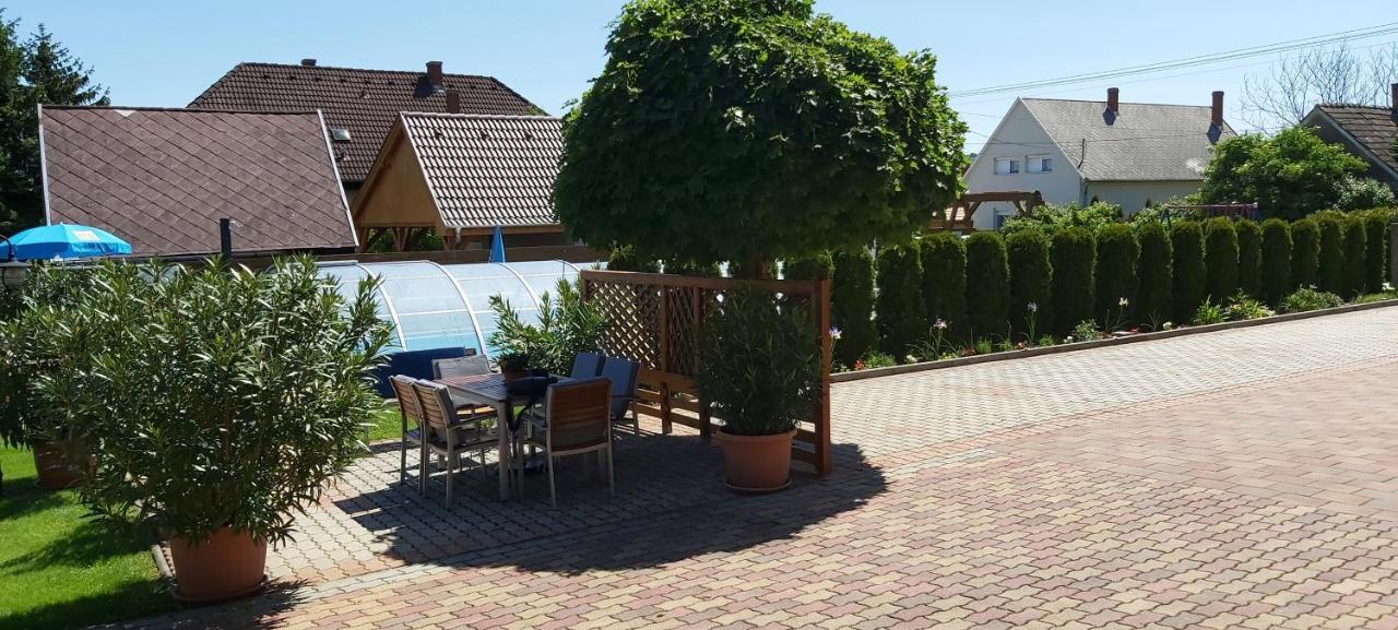 Holp Panzio Ξενοδοχείο Balatonföldvár Εξωτερικό φωτογραφία